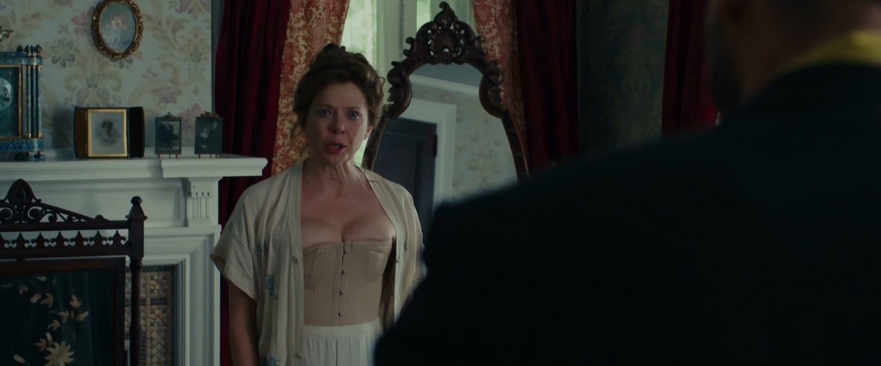 Annette Bening bare butt in The Seagull Annette Bening bare butt in The Seagull