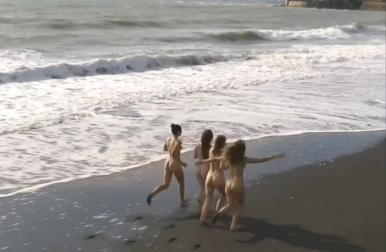 Antonia Fotaras topless Addio al nubilato Antonia Fotaras topless Addio al nubilato