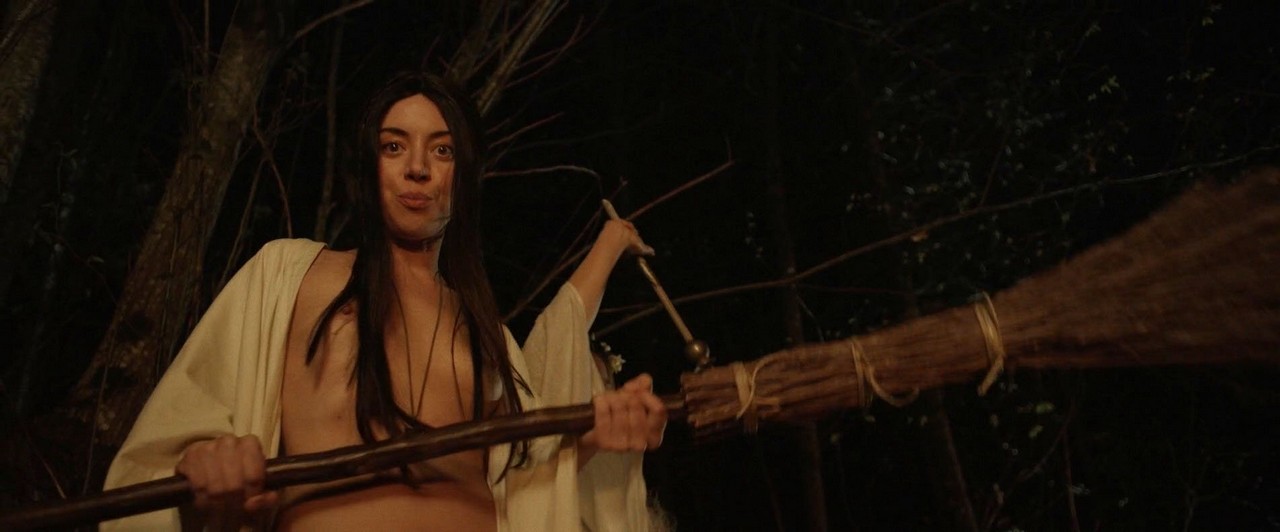 Aubrey Plaza, Jemima Kirke, Kate Micucci topless The Little Hours Aubrey Plaza, Jemima Kirke, Kate Micucci topless The Little Hours