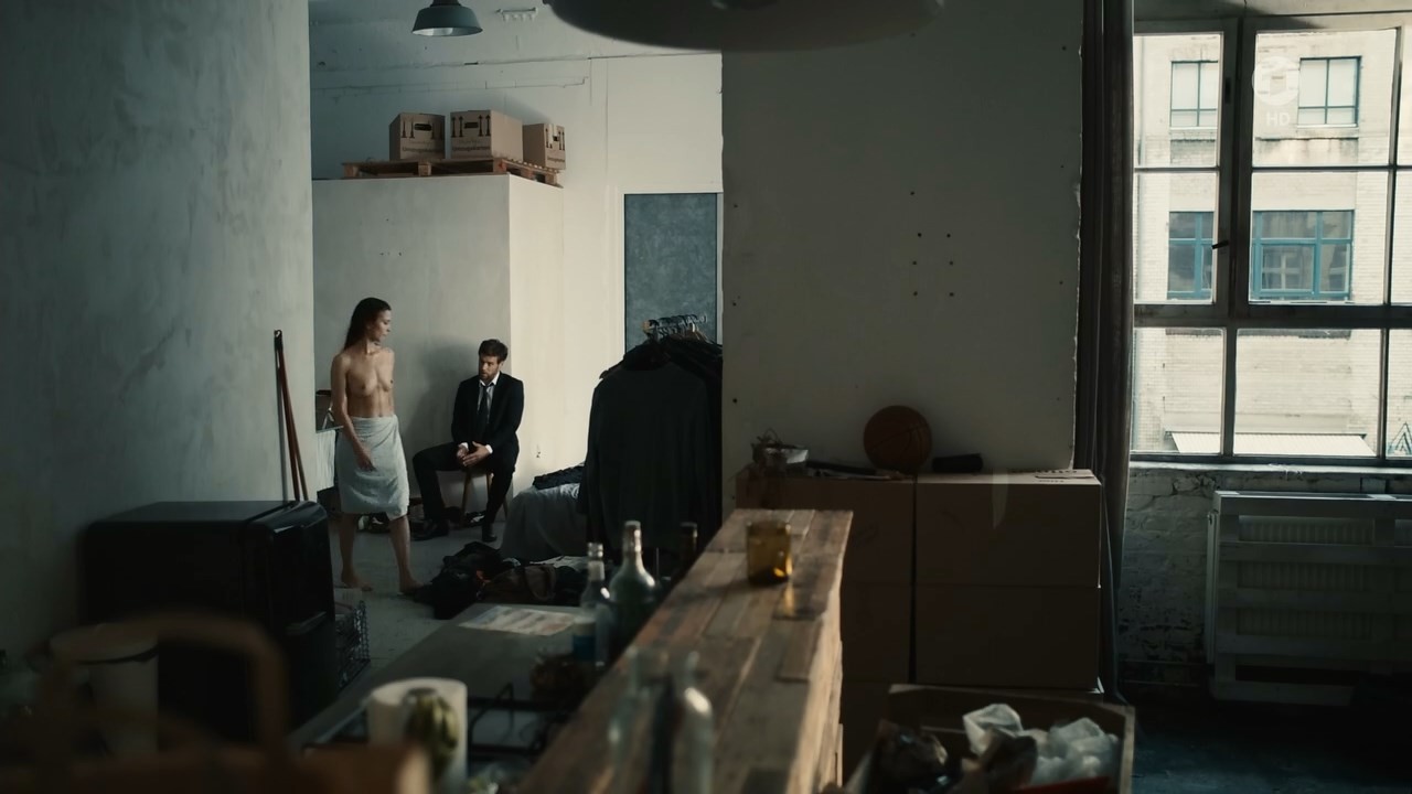 Aylin Tezel bare butt in Die Informantin 2 Aylin Tezel bare butt in Die Informantin 2