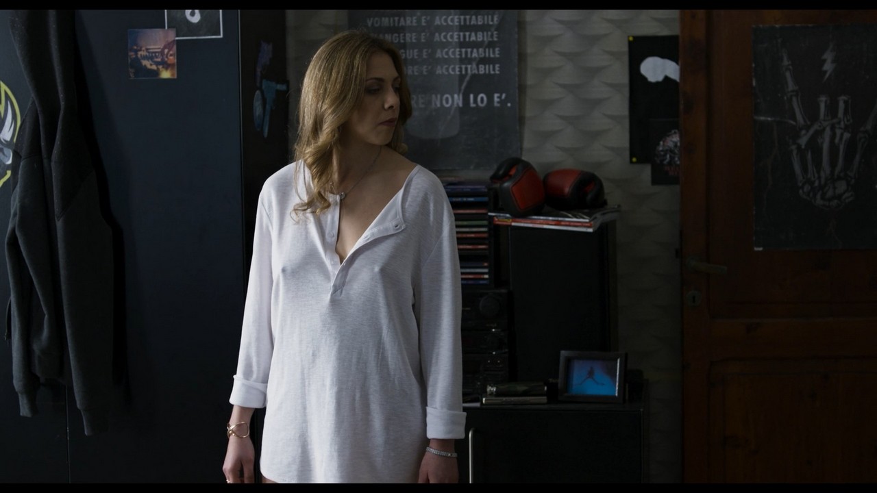 Barbara Chichiarelli cleavage movie scene 2017 Barbara Chichiarelli cleavage movie scene 2017