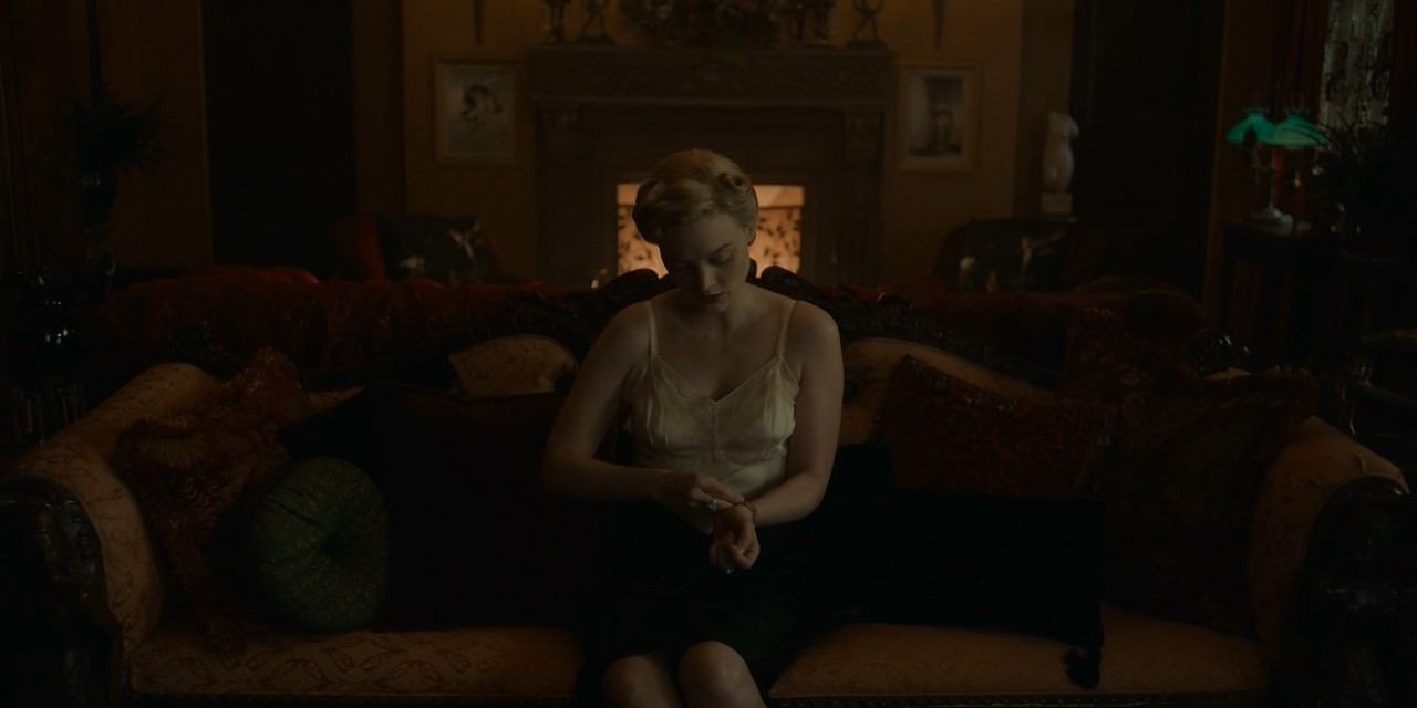 Bella Heathcote bare butt in Strange Angel - S02E03 Bella Heathcote bare butt in Strange Angel - S02E03