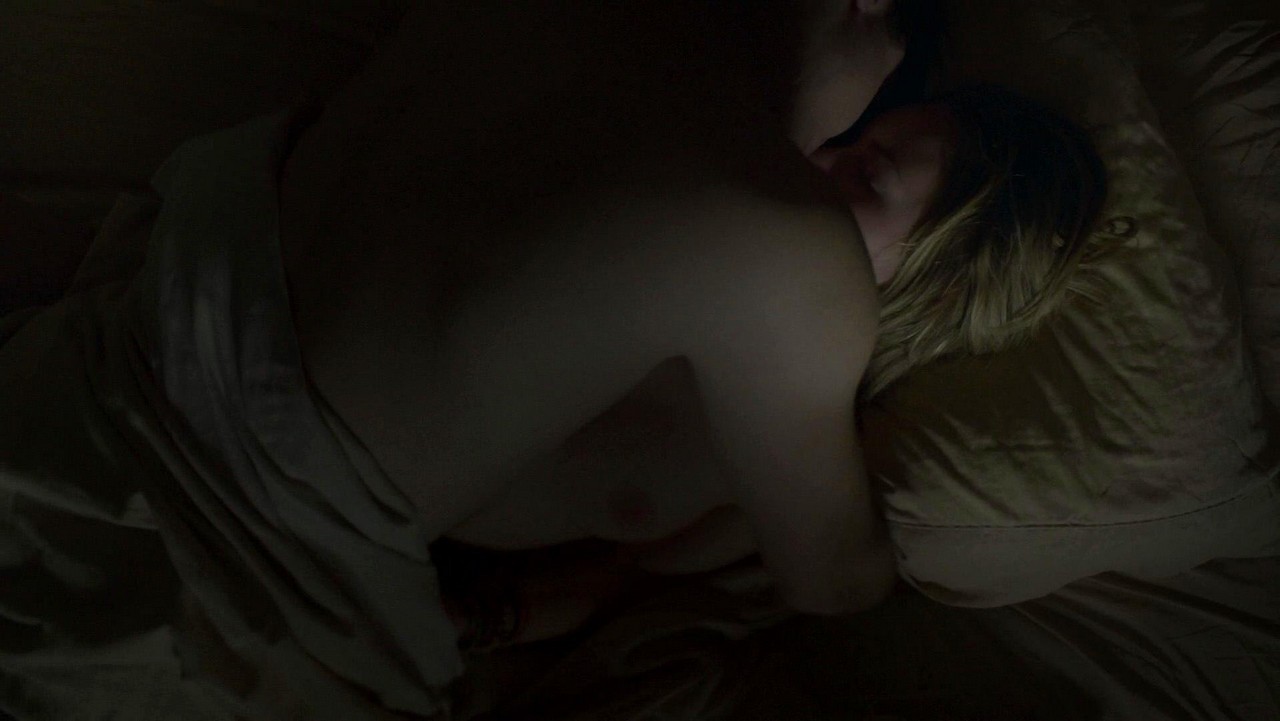Britt Robertson, Gia Mantegna nude scene in Ask Me Anything Britt Robertson, Gia Mantegna nude scene in Ask Me Anything
