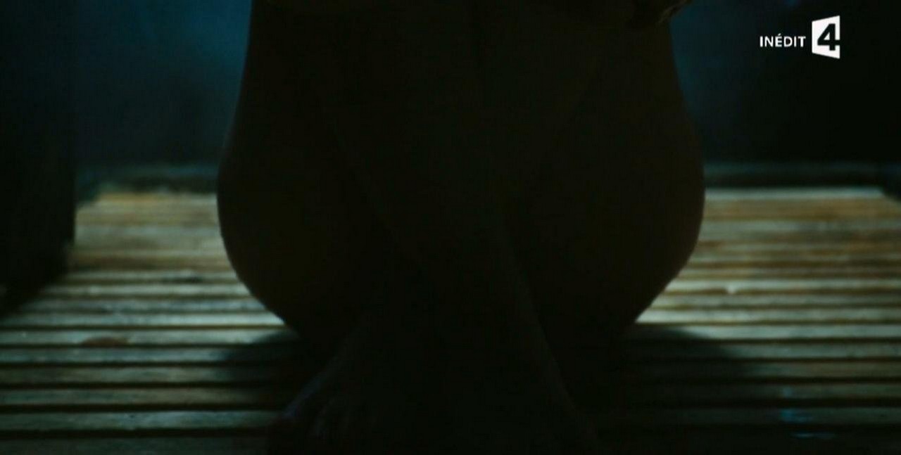 Charlie Bruneau nude scene in Loin de chez nous - S01E02-05 Charlie Bruneau nude scene in Loin de chez nous - S01E02-05