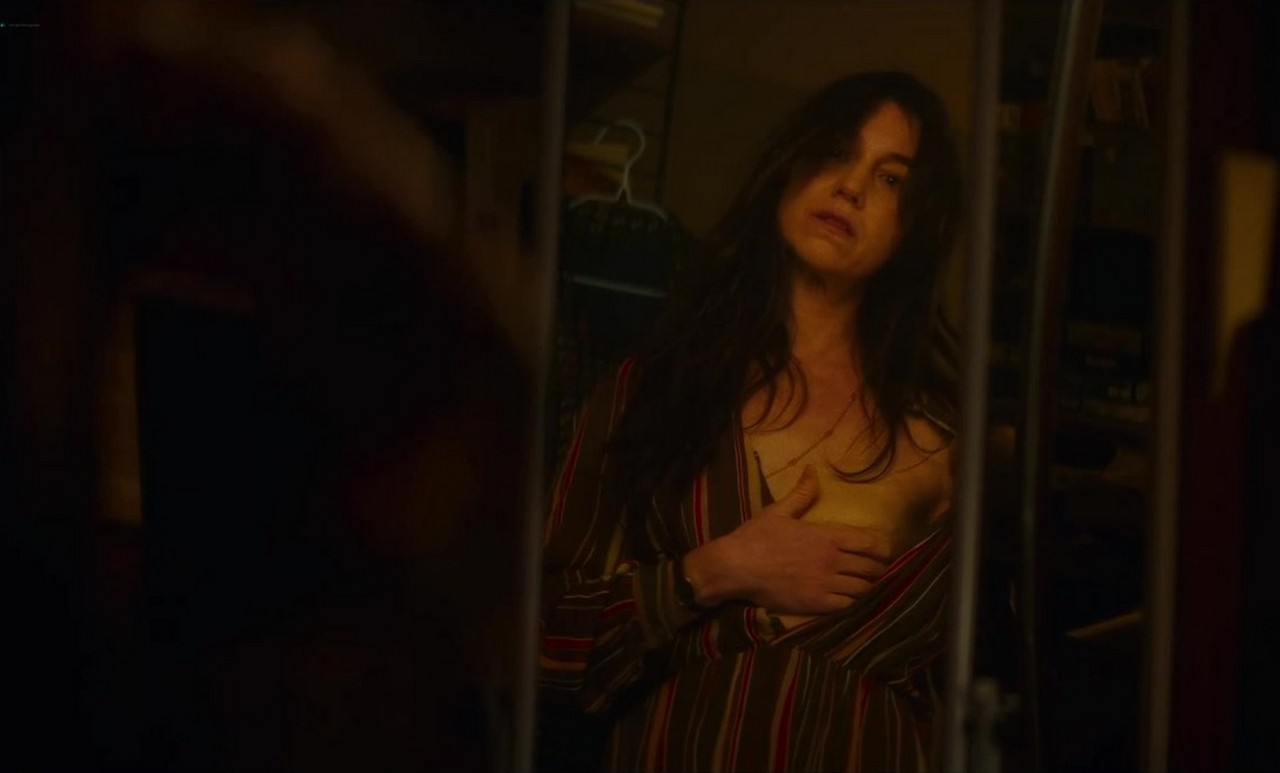Charlotte Gainsbourg, Noée Abita nude scene in The Passengers of the Night Charlotte Gainsbourg, Noée Abita nude scene in The Passengers of the Night
