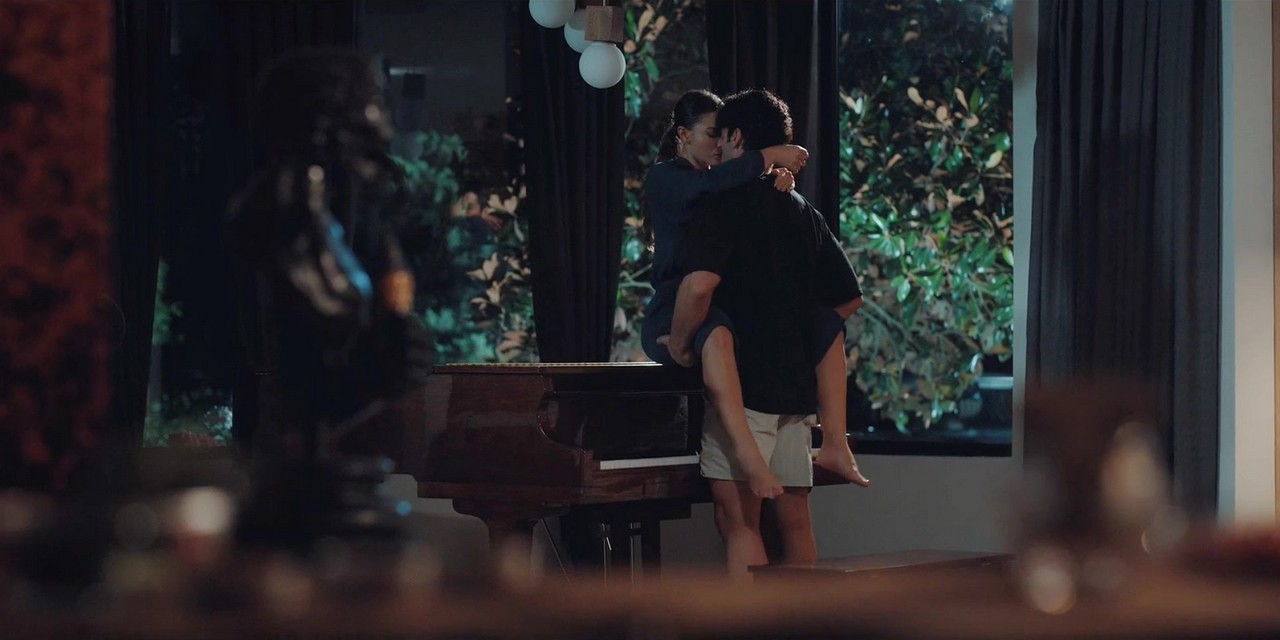 Naked Demet Özdemir hot video Naked Demet Özdemir hot video