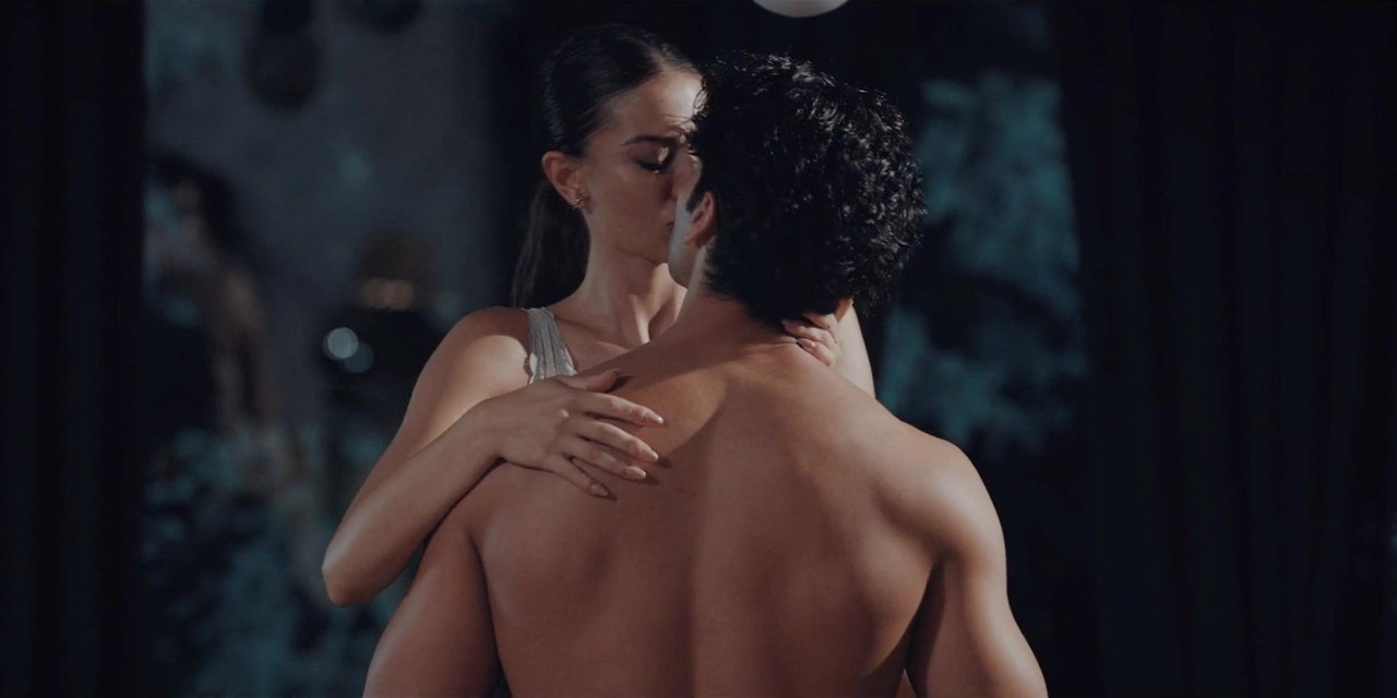 Hot Demet Özdemir explicit scene 2022 Hot Demet Özdemir explicit scene 2022