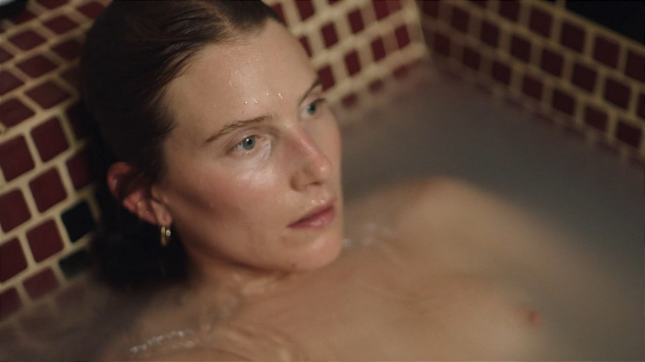 Dree Hemingway cleavage movie scene 2020 Dree Hemingway cleavage movie scene 2020