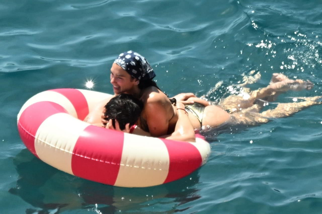 Watch Dua Lipa Gets Fingered By The Pool in a Tiny Golden Bikini naked video Watch Dua Lipa Gets Fingered By The Pool in a Tiny Golden Bikini naked video
