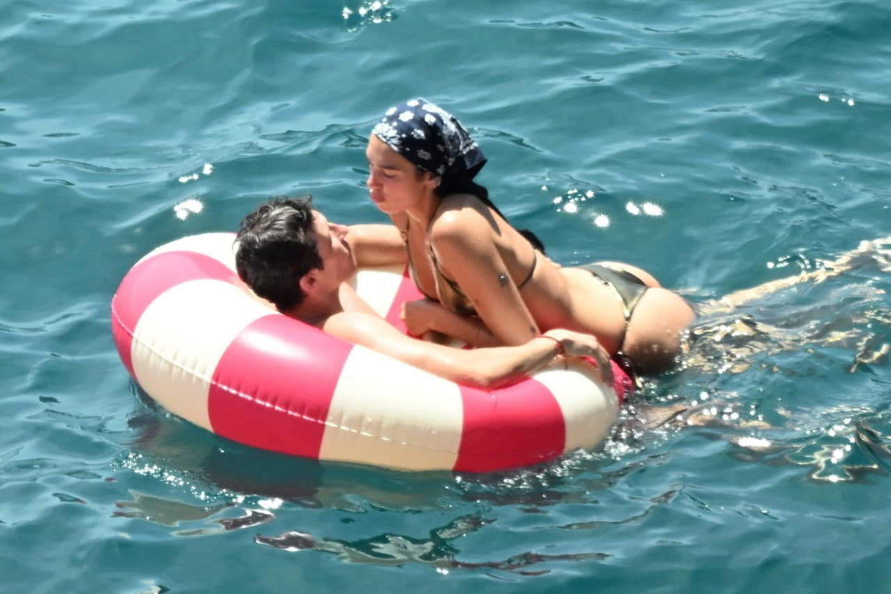 Naked Dua Lipa Gets Fingered By The Pool in a Tiny Golden Bikini explicit photo Naked Dua Lipa Gets Fingered By The Pool in a Tiny Golden Bikini explicit photo