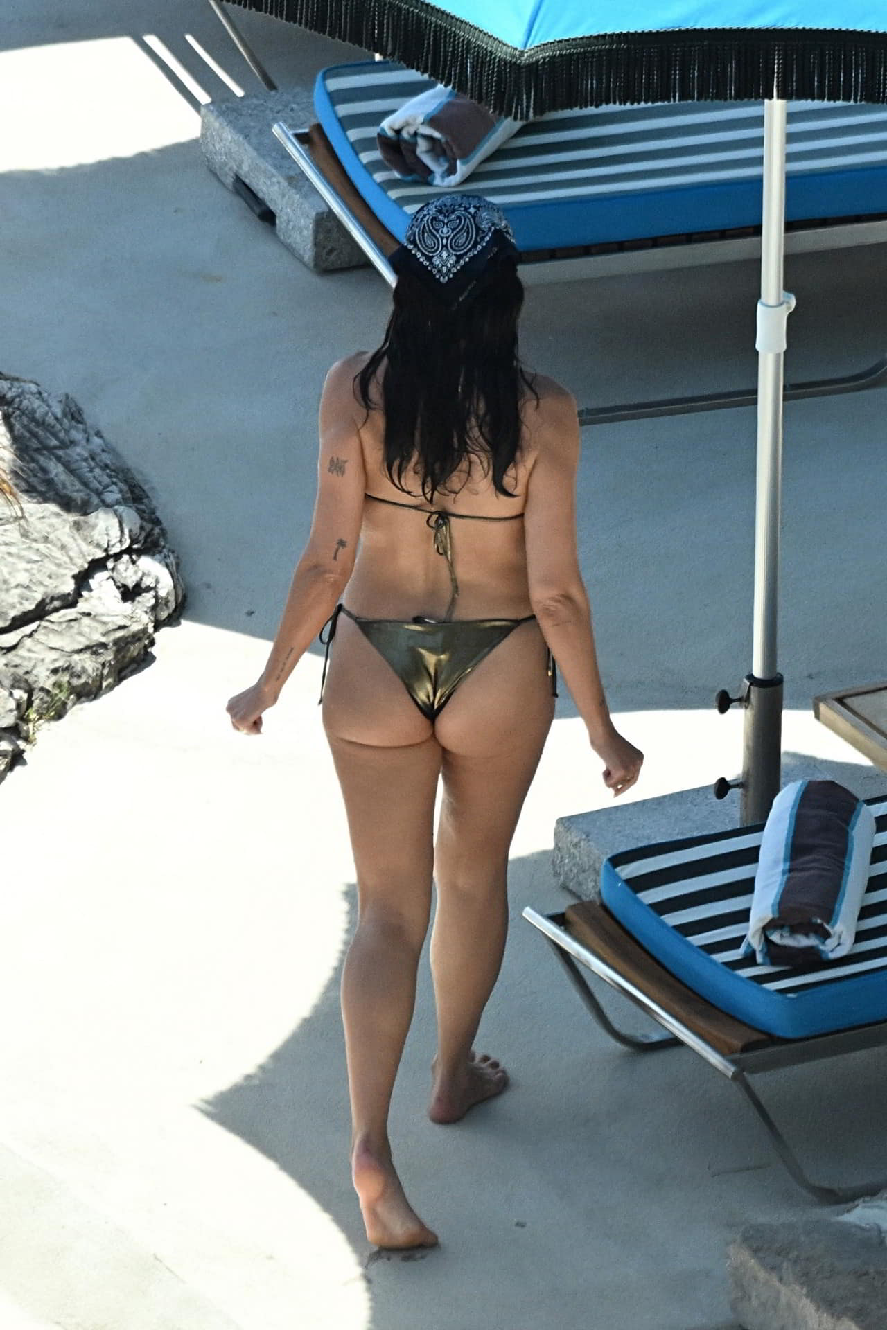 Watch Dua Lipa Gets Fingered By The Pool in a Tiny Golden Bikini naked video Watch Dua Lipa Gets Fingered By The Pool in a Tiny Golden Bikini naked video
