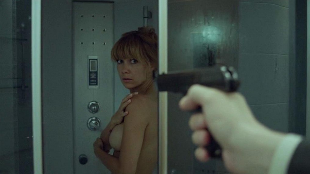 Ekaterina Klimova bare butt in Sindrom Drakona Ekaterina Klimova bare butt in Sindrom Drakona