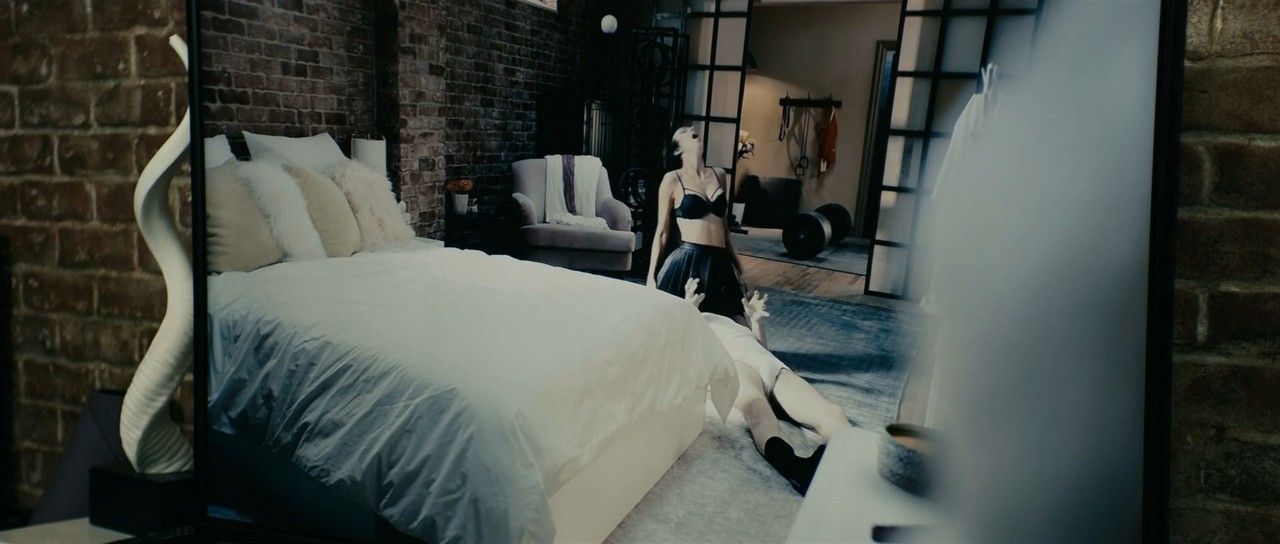 Elisabeth Shue, Brittany Allen bare butt in The Boys - S01E05 Elisabeth Shue, Brittany Allen bare butt in The Boys - S01E05