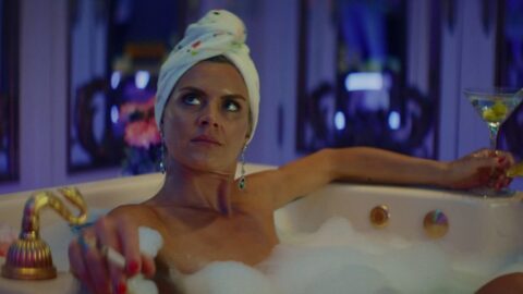 Eliza Coupe Sexy The Estate 2020 02