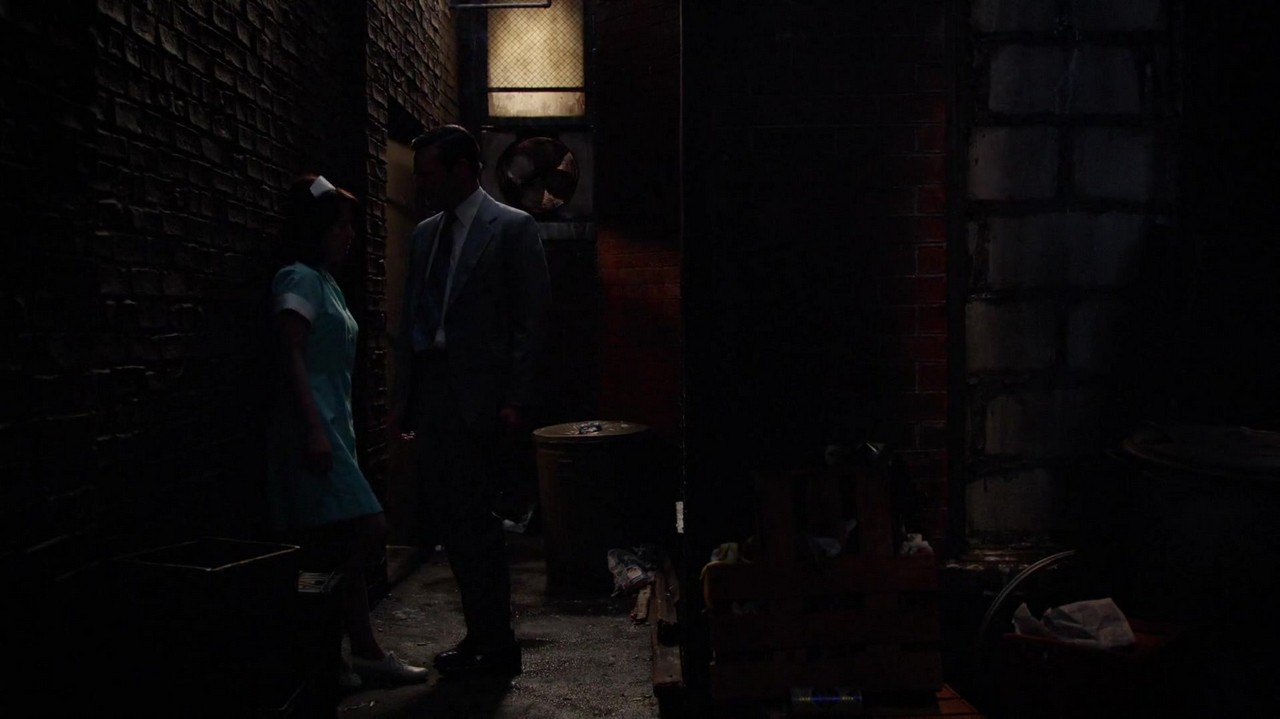 Elizabeth Reaser bare butt in Mad Men - S07E08 Elizabeth Reaser bare butt in Mad Men - S07E08