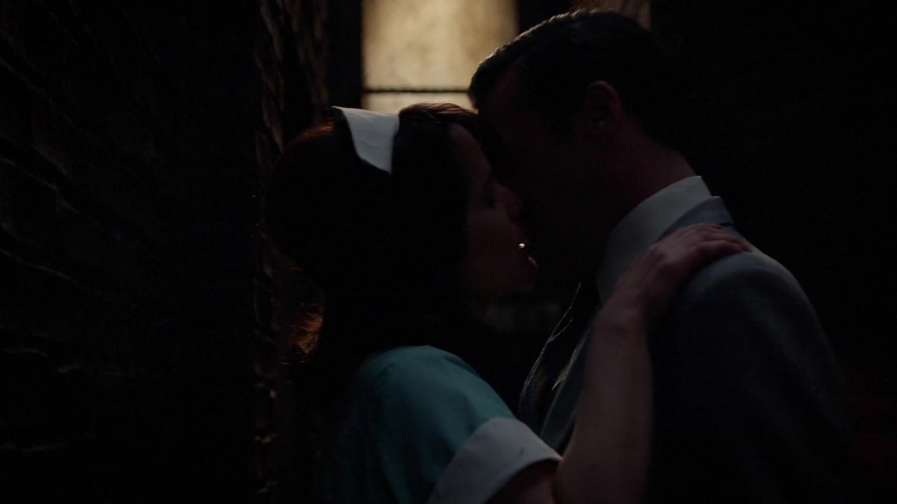 Elizabeth Reaser nude scene in Mad Men - S07E08 Elizabeth Reaser nude scene in Mad Men - S07E08