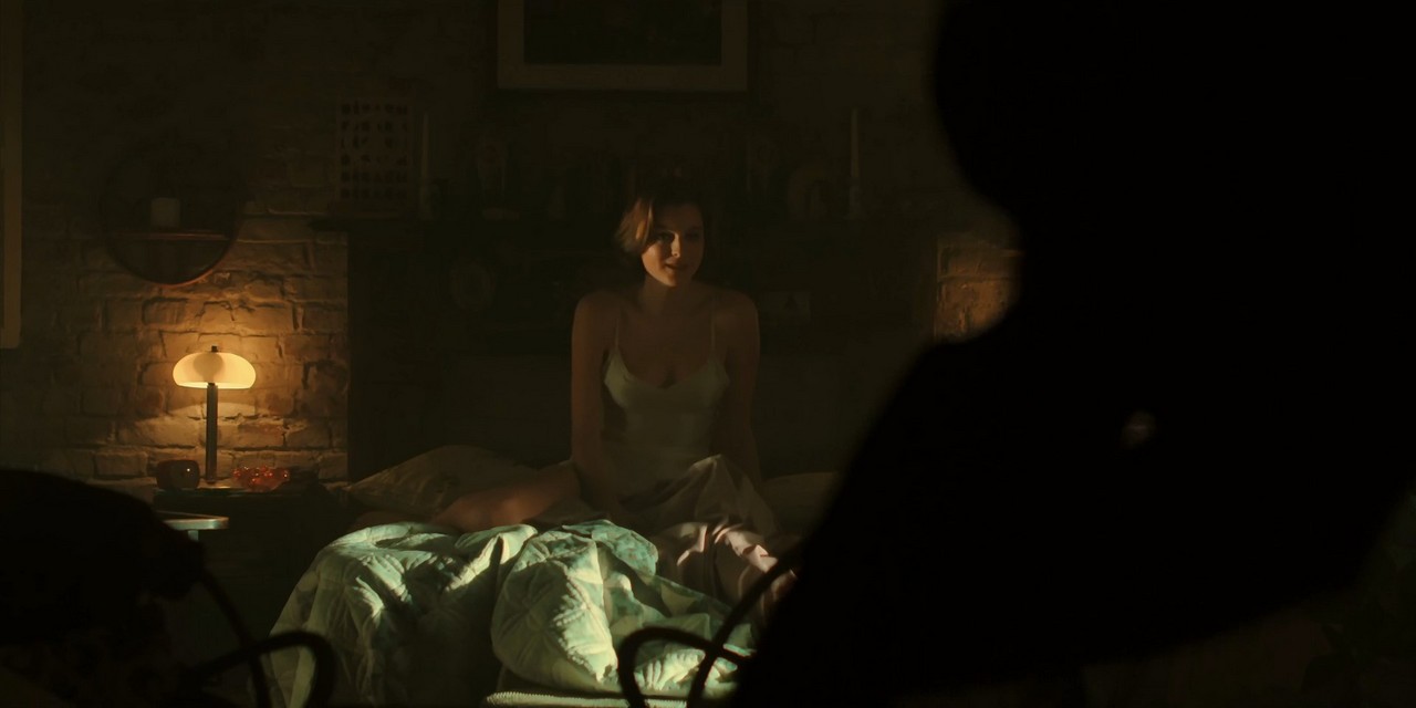 Emma Corrin topless Pennyworth - S01E01 Emma Corrin topless Pennyworth - S01E01