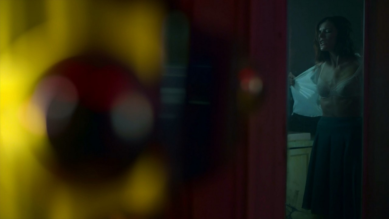 Emma Greenwell cleavage movie scene 2019 Emma Greenwell cleavage movie scene 2019