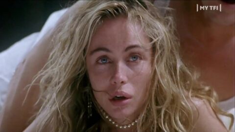 Emmanuelle Beart Sexy Un fil a la patte 2005 02