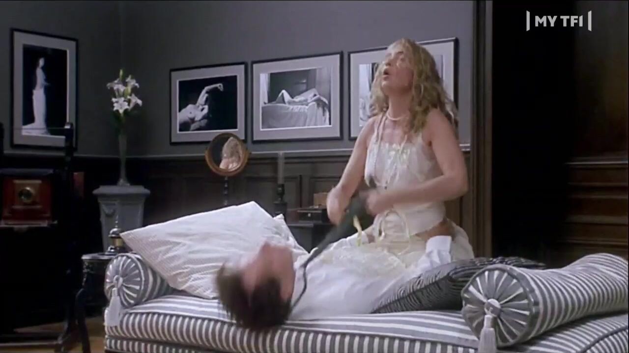 Emmanuelle Beart bare butt in Un fil à la patte Emmanuelle Beart bare butt in Un fil à la patte