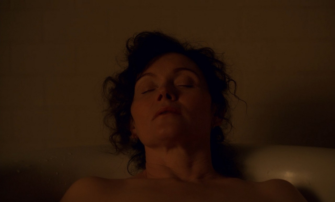 Essie Davis nude scene in Guillermo del Toro's Cabinet of Curiosities - S01E08 Essie Davis nude scene in Guillermo del Toro's Cabinet of Curiosities - S01E08