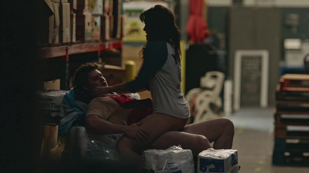 Frankie Shaw topless SMILF - S01E04 Frankie Shaw topless SMILF - S01E04