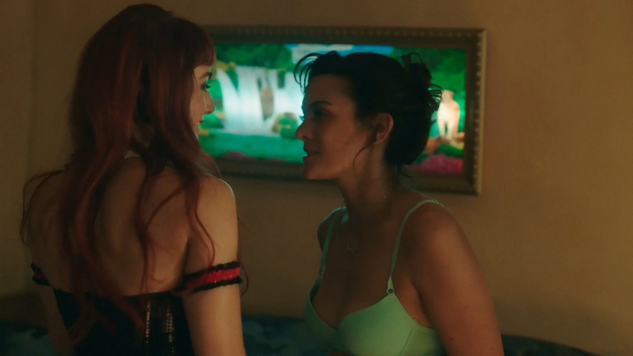 Frankie Shaw, Samara Weaving cleavage movie scene 2019 Frankie Shaw, Samara Weaving cleavage movie scene 2019