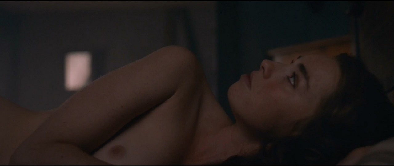 Freya Mavor, Olga Kurylenko topless L'Empereur de Paris Freya Mavor, Olga Kurylenko topless L'Empereur de Paris
