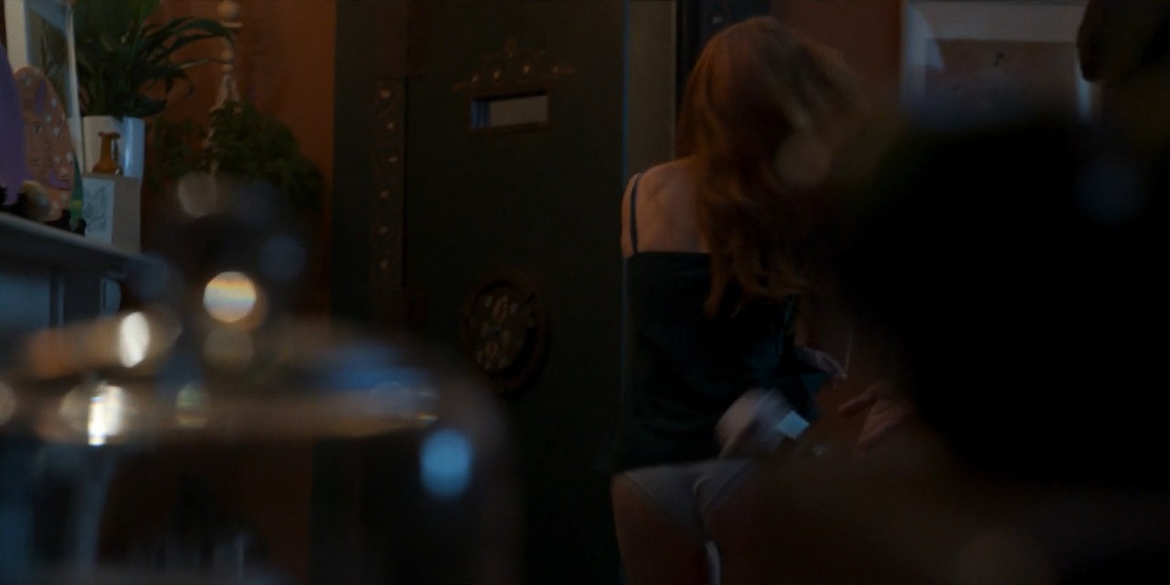 Isla Fisher cleavage movie scene 2022 Isla Fisher cleavage movie scene 2022