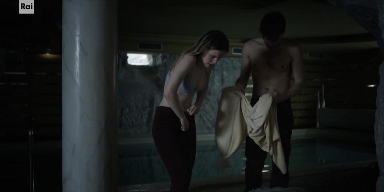 Juju Di Domenico cleavage movie scene 2023 Juju Di Domenico cleavage movie scene 2023