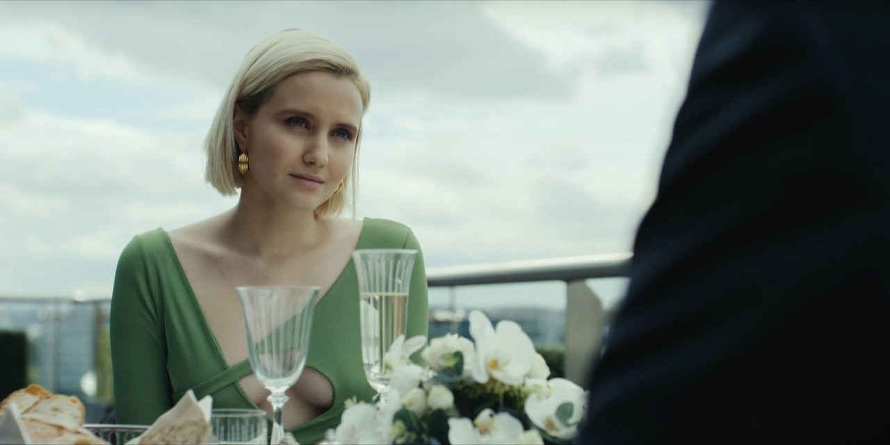 Julia Goldani Telles topless The Girlfriend Experience - S03E02 Julia Goldani Telles topless The Girlfriend Experience - S03E02