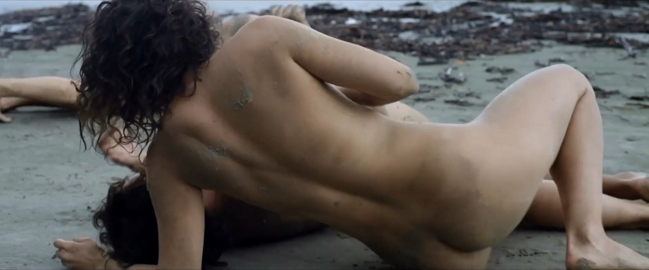 Juliane Elting, Morena Nascimento bare butt in Ventura Juliane Elting, Morena Nascimento bare butt in Ventura