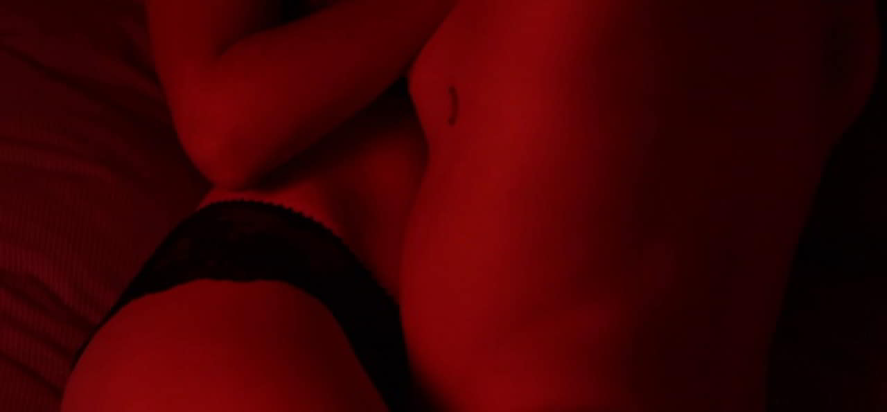 Juliette Louvenin topless Mon Eden Juliette Louvenin topless Mon Eden