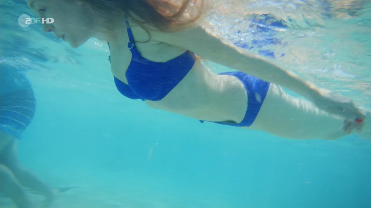 Katharina Heyer bare butt in Das Traumschiff - E85 Katharina Heyer bare butt in Das Traumschiff - E85