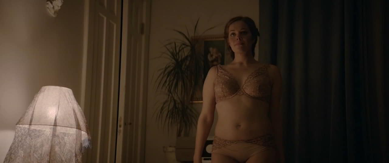 Krista Kosonen, Ester Geislerova topless Dogs Don't Wear Pants Krista Kosonen, Ester Geislerova topless Dogs Don't Wear Pants
