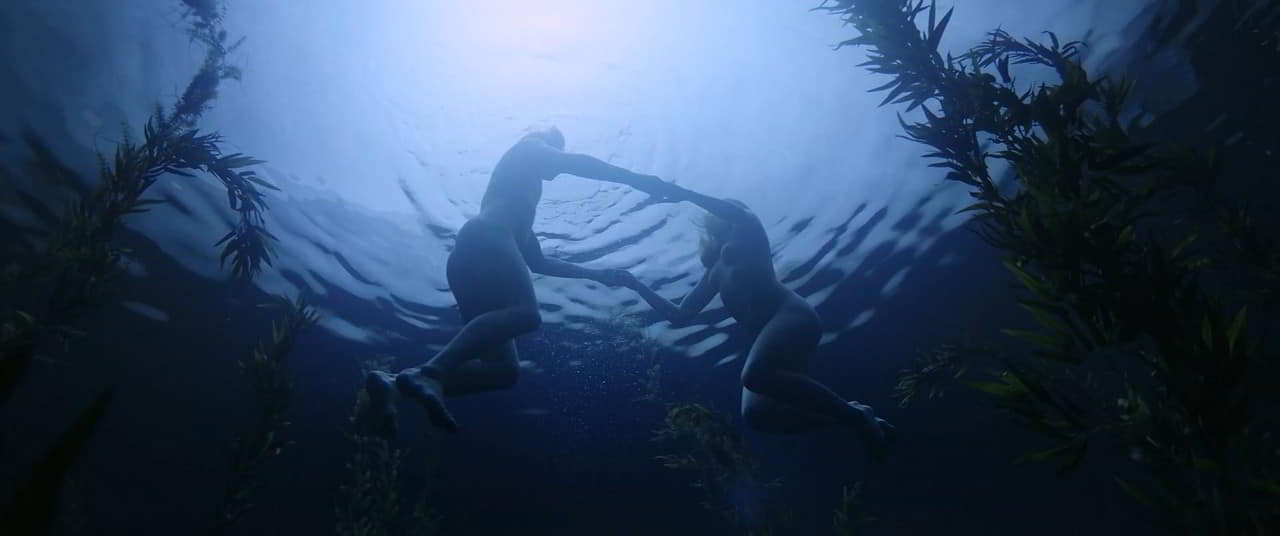 Krista Kosonen, Ester Geislerova nude scene in Dogs Don't Wear Pants Krista Kosonen, Ester Geislerova nude scene in Dogs Don't Wear Pants