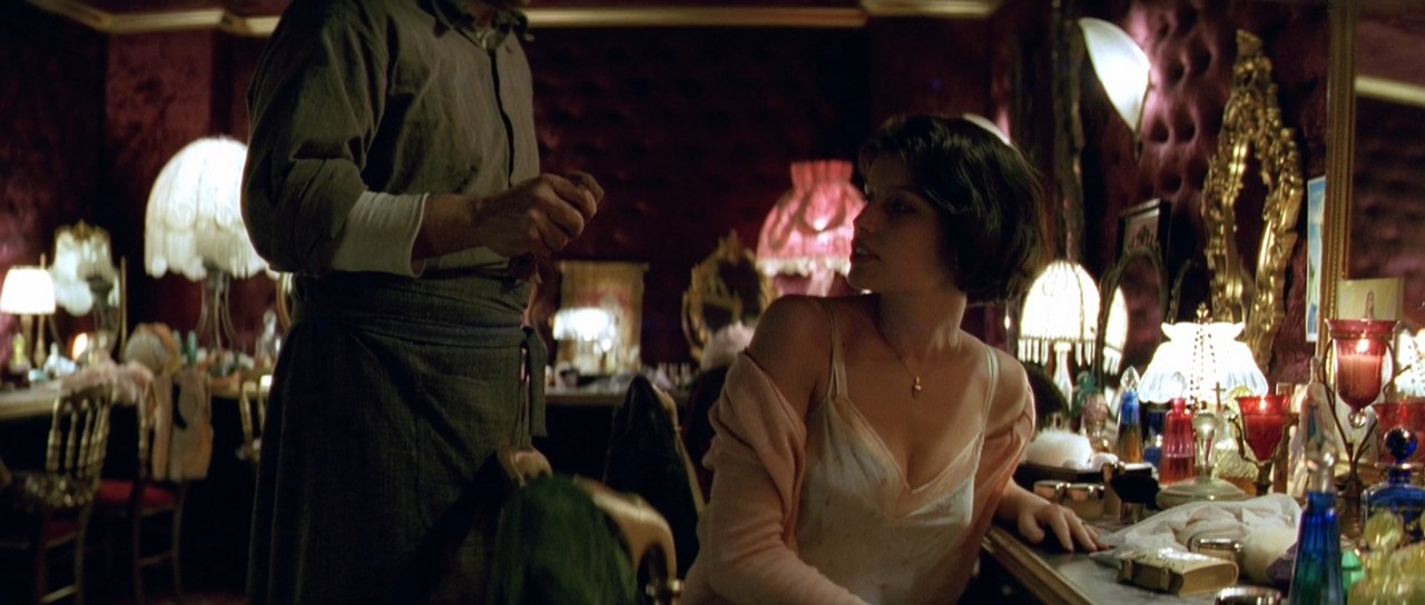 Laetitia Casta topless Rue des plaisirs Laetitia Casta topless Rue des plaisirs
