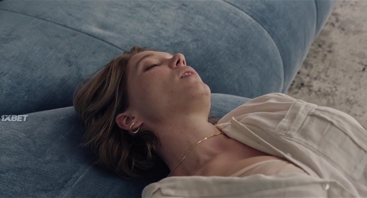 Lea Seydoux nude scene in The Beast Lea Seydoux nude scene in The Beast