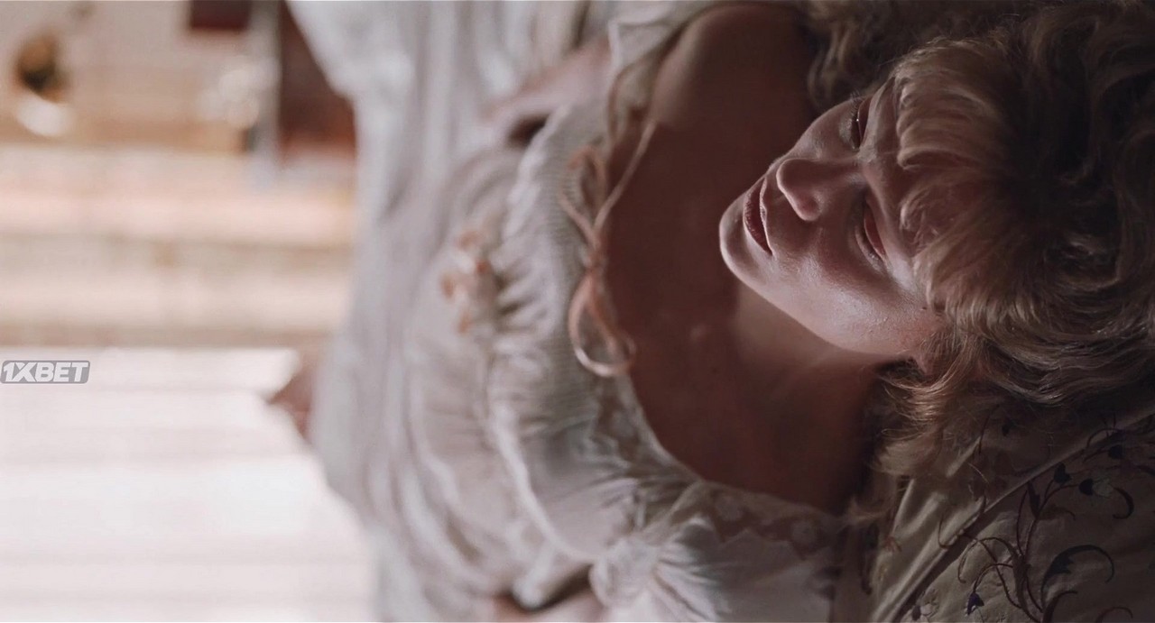 Lea Seydoux cleavage movie scene 2023 Lea Seydoux cleavage movie scene 2023