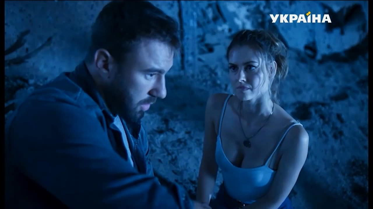 Leanca Grau cleavage movie scene 2019 Leanca Grau cleavage movie scene 2019