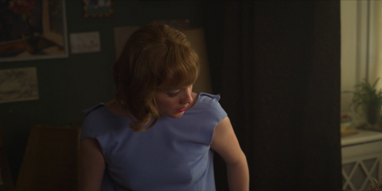 Leonie Benesch cleavage movie scene 2020 Leonie Benesch cleavage movie scene 2020