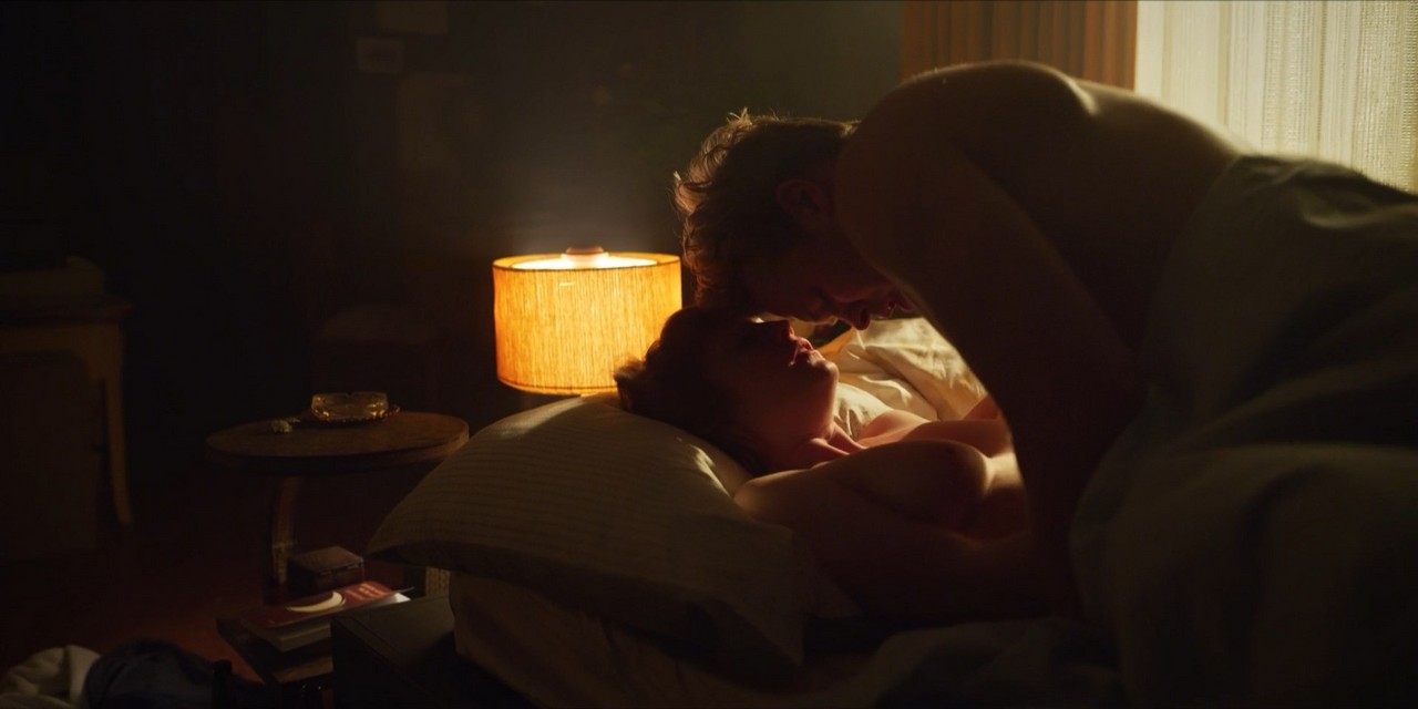 Leonie Benesch cleavage movie scene 2020 Leonie Benesch cleavage movie scene 2020