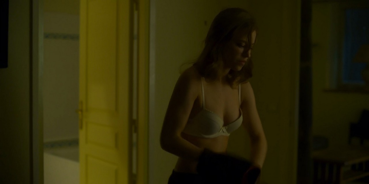 Lou de Laage topless Blanche comme neige Lou de Laage topless Blanche comme neige