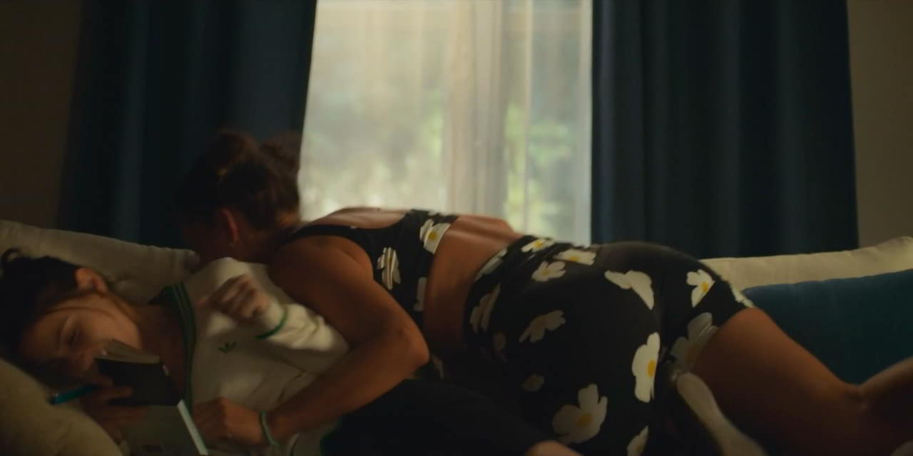 Lucia Uribe, Tessa Ia, Darlene Rosas nude scene in Unstoppable - S01E04 Lucia Uribe, Tessa Ia, Darlene Rosas nude scene in Unstoppable - S01E04