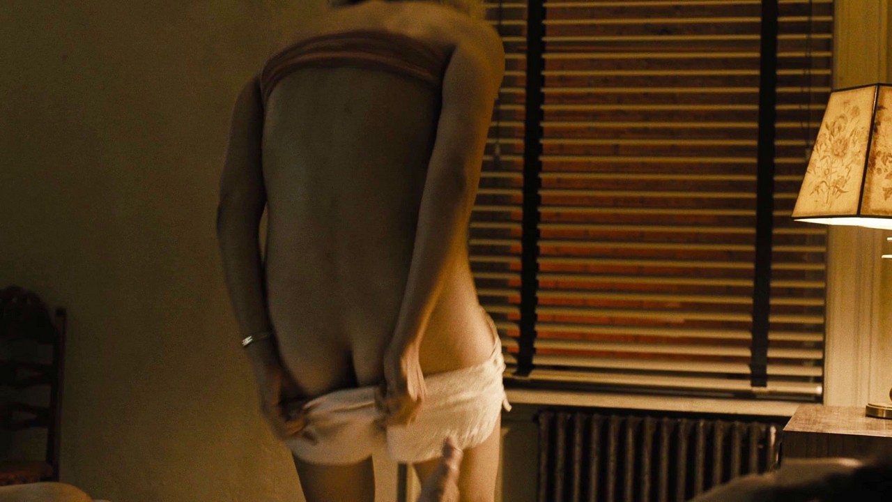 Maggie Gyllenhaal bare butt in The Deuce - S01E04 Maggie Gyllenhaal bare butt in The Deuce - S01E04