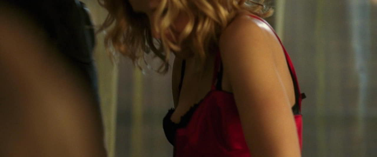 Maria Bello cleavage movie scene 2007 Maria Bello cleavage movie scene 2007