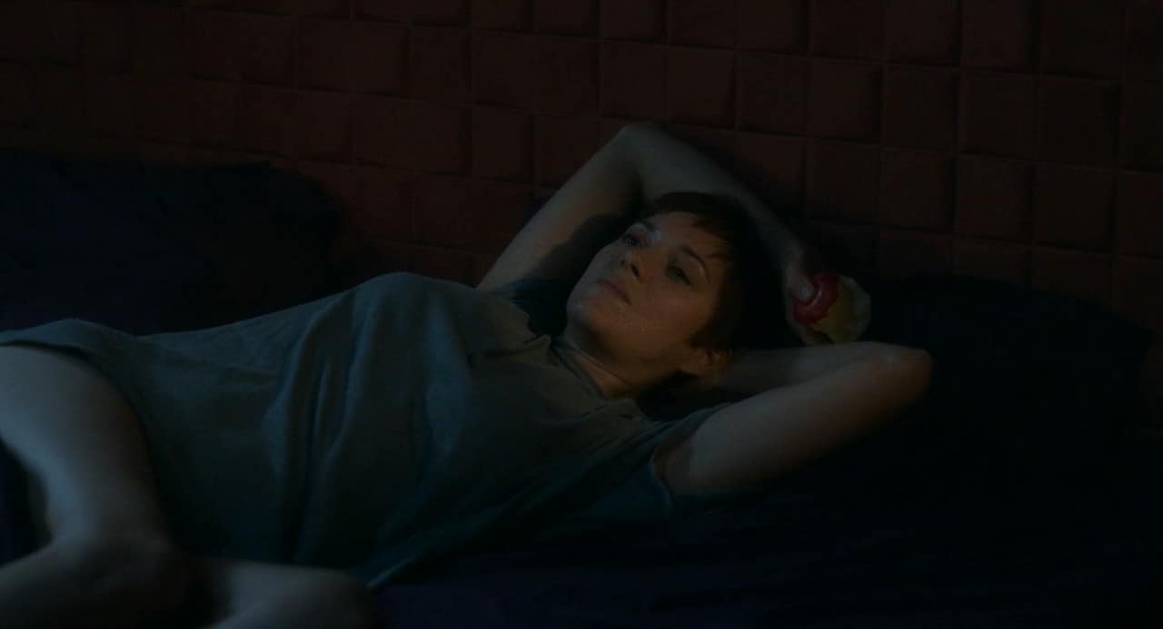 Marion Cotillard cleavage movie scene 2021 Marion Cotillard cleavage movie scene 2021