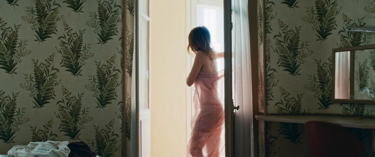 Melanie Thierry bare butt in Tralala Melanie Thierry bare butt in Tralala