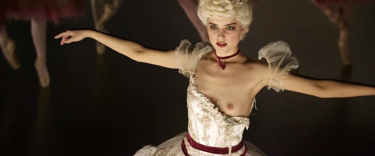 Michalina Olszanska nude scene in Matilda Michalina Olszanska nude scene in Matilda