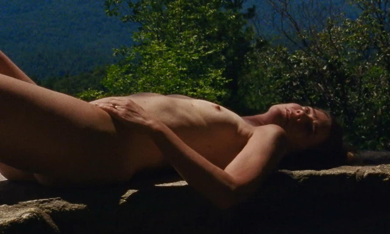 Natalia Dyer, Karin Eaton bare butt in Mountain Rest Natalia Dyer, Karin Eaton bare butt in Mountain Rest